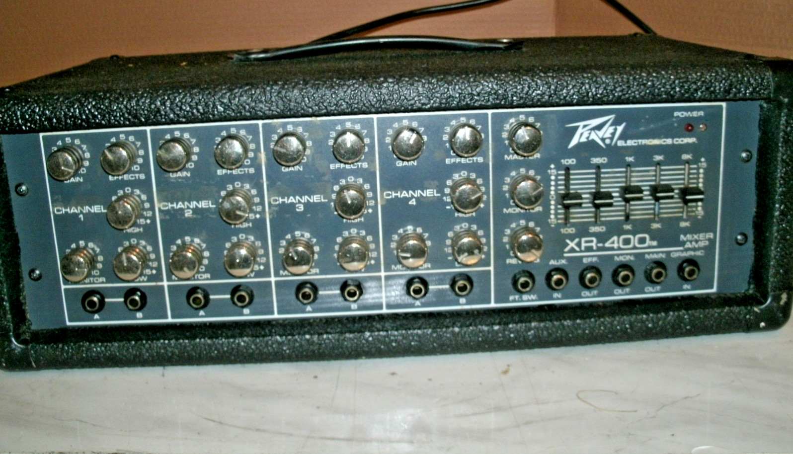 Peavey XR-400 MIXER / Amplifier