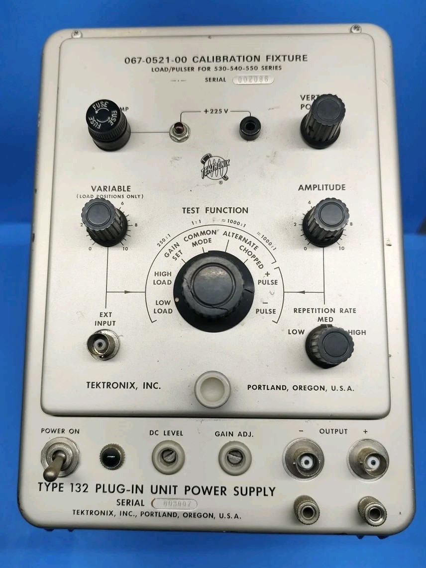 Tektronix E 132 Plug-In Unit Power Supply