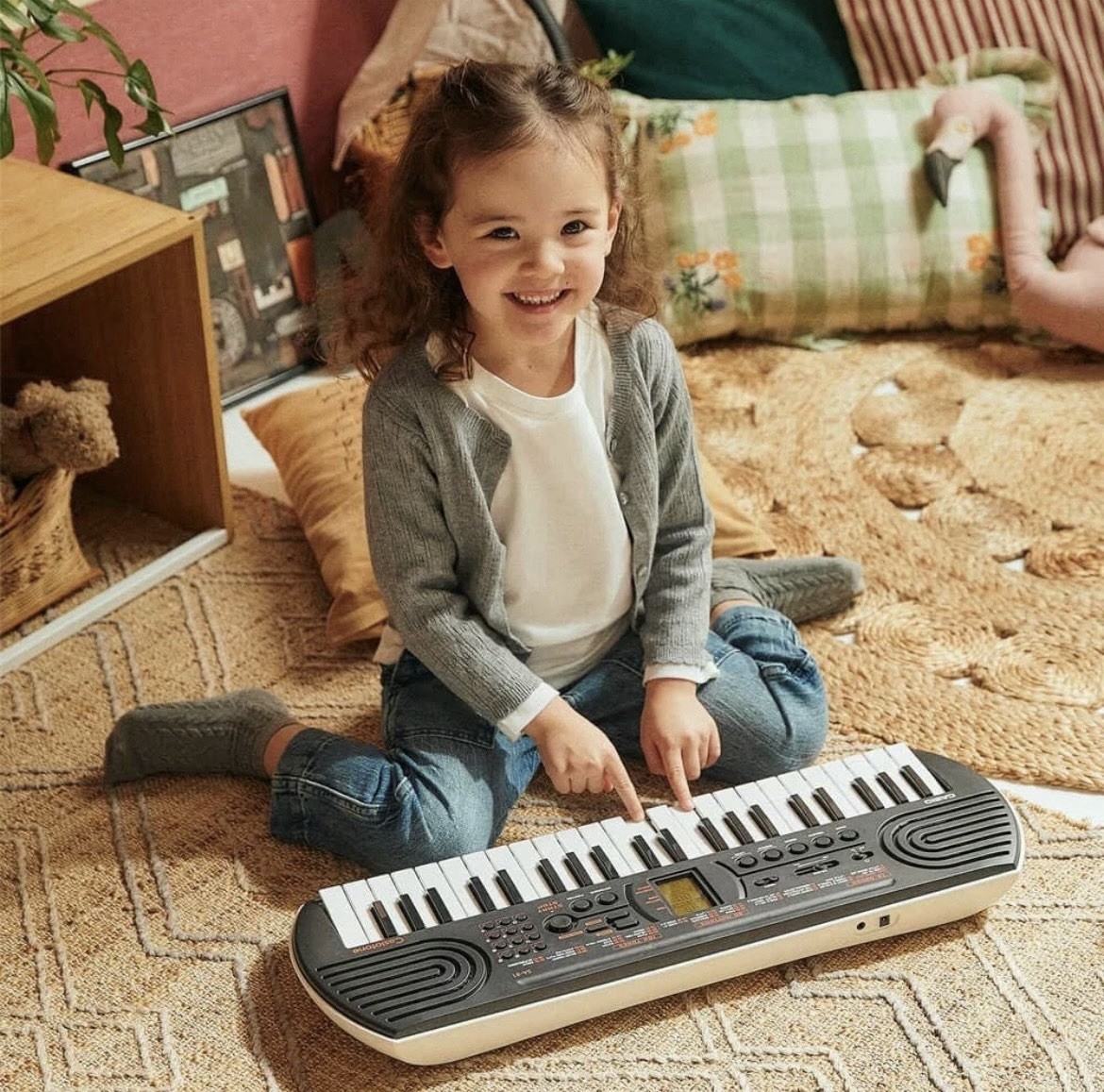 Casio Casiotone 44-Mini-Key Keyboard 100 Tones 50 Rhythms