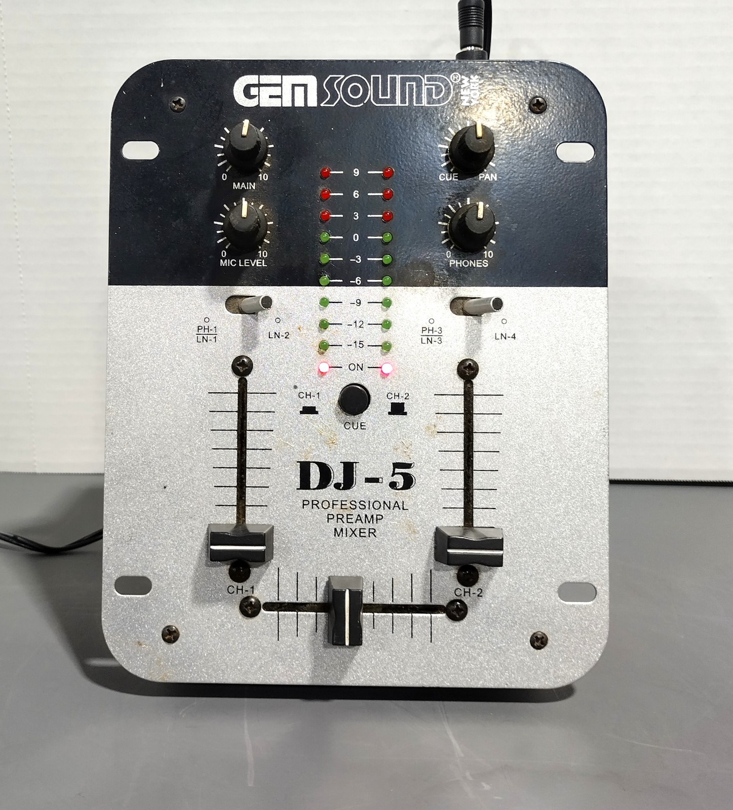 Gem Sound New York DJ-5 2-Channel Stereo DJ Scratch Mixer - Power Tested