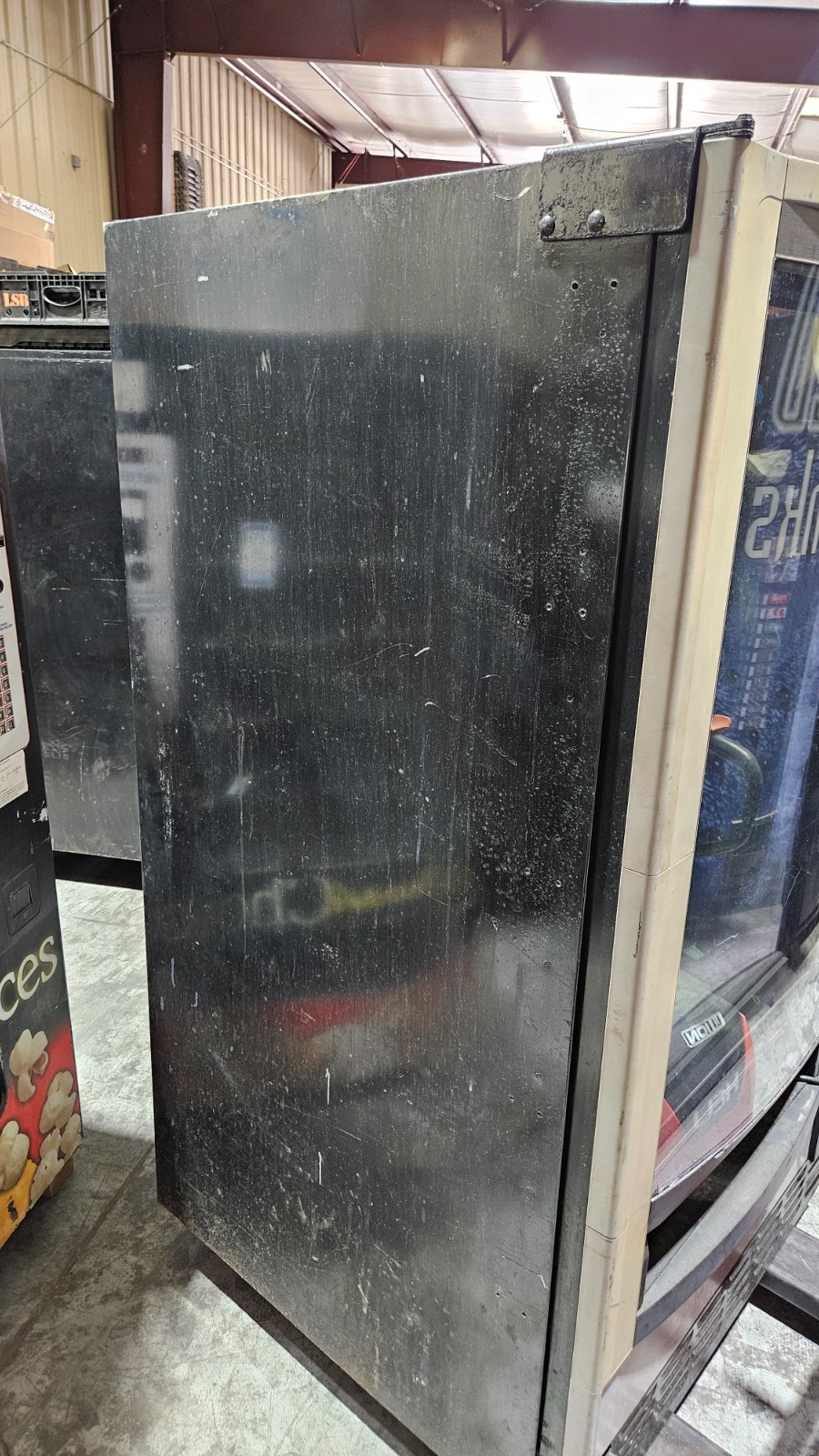 READ DESCRIPTION~Crane National 721D Refridgerated Chilled Snack Vending Machine