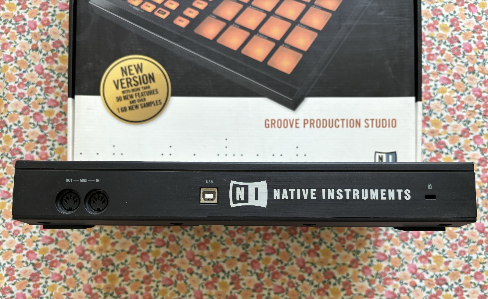 Native Instruments Maschine MK1 - MIDI Controller Great Condition - In box