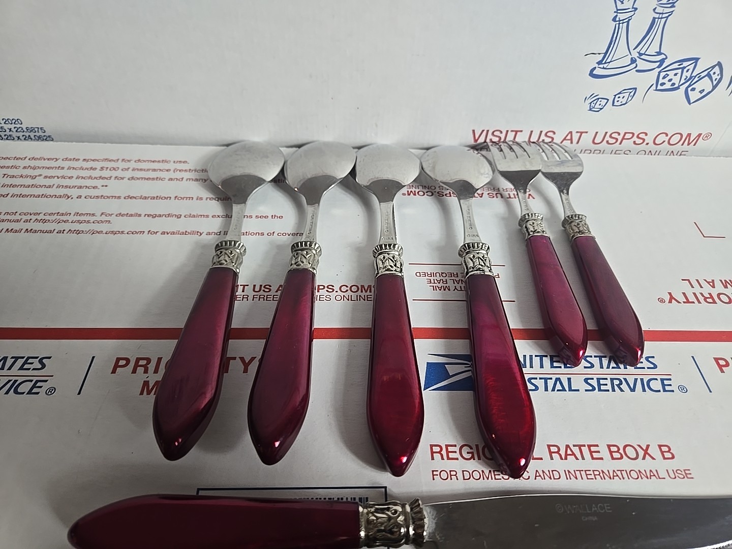 Wallace 18/10 Stainless Flatware 11 Pieces, St Moritz Pearlized Red-Pink