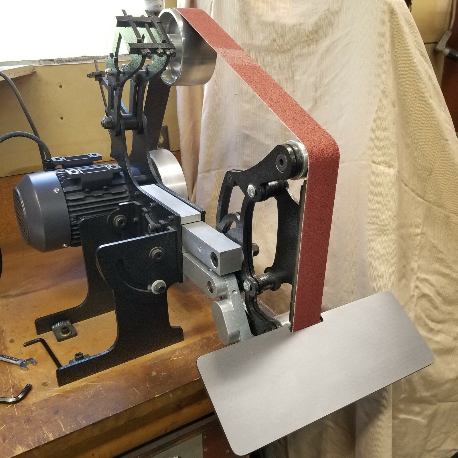 D-D Work / Tool Rest for OBM Origin Blade Maker Belt Grinder - 18" Table