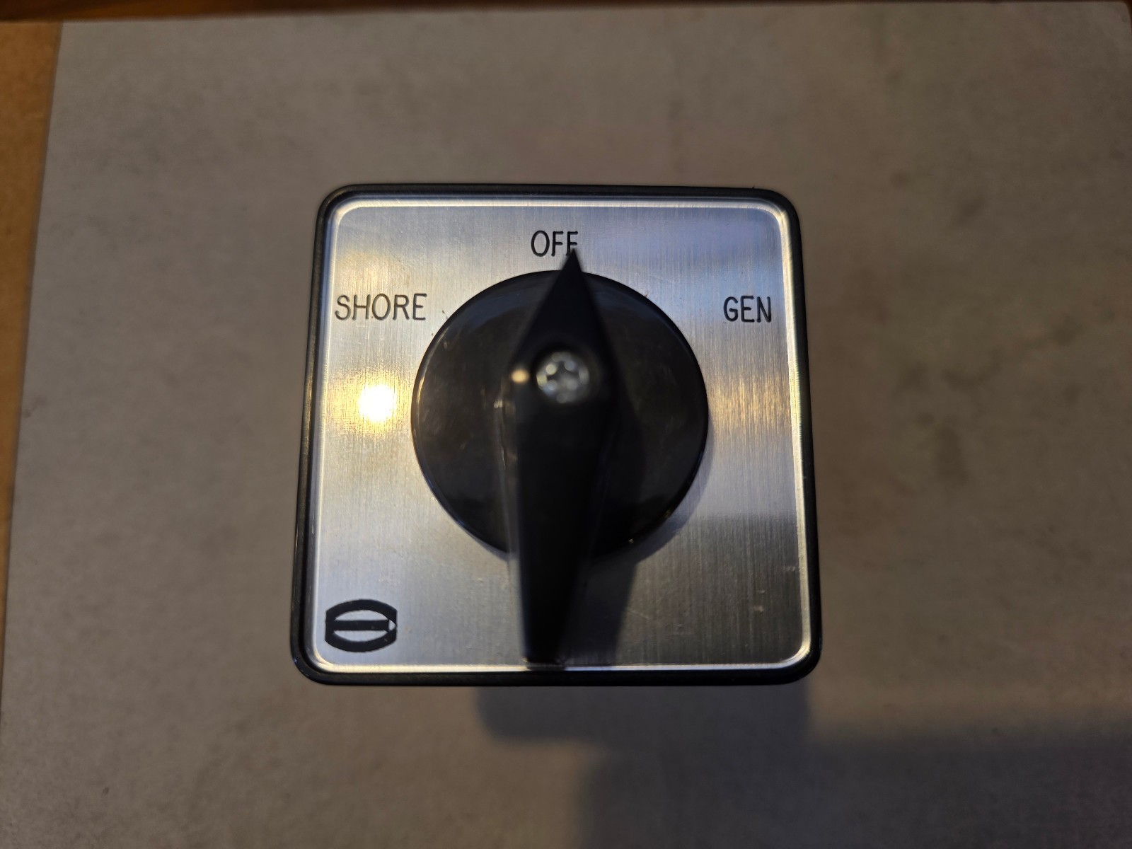 Electroswitch KW-32 2202C6 0614, Rotary Shore/Off/Gen 32A, 600 VAC (NOS)
