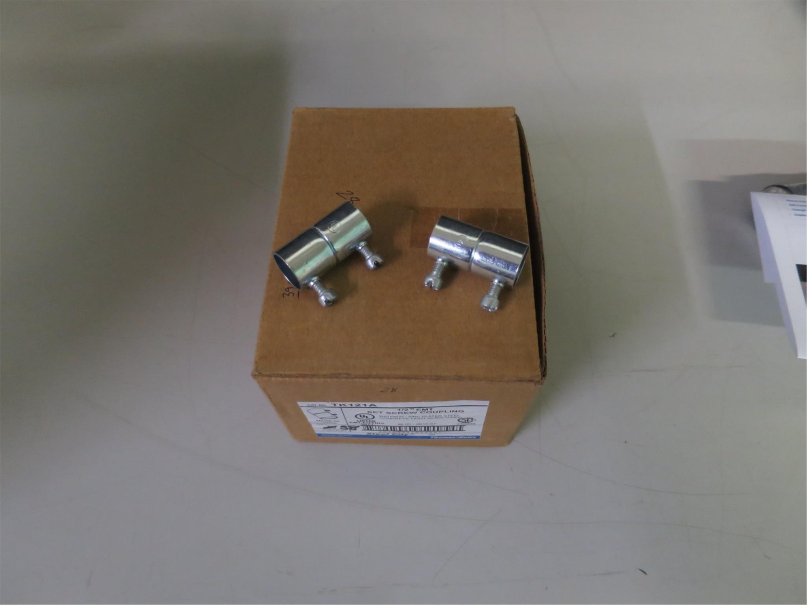38 PC Steel City 1/2" EMT Set Screw Coupling TK121A
