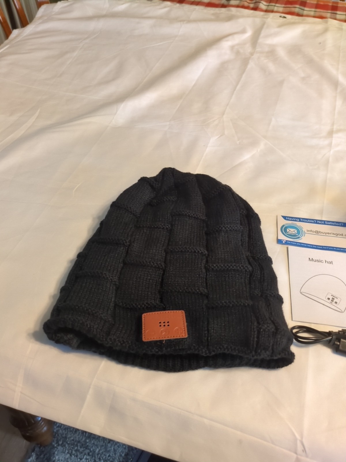 Black Beanie Hat Fleece BLUETOOTH w Headphones Unique Tech - NEW, USB C,...150