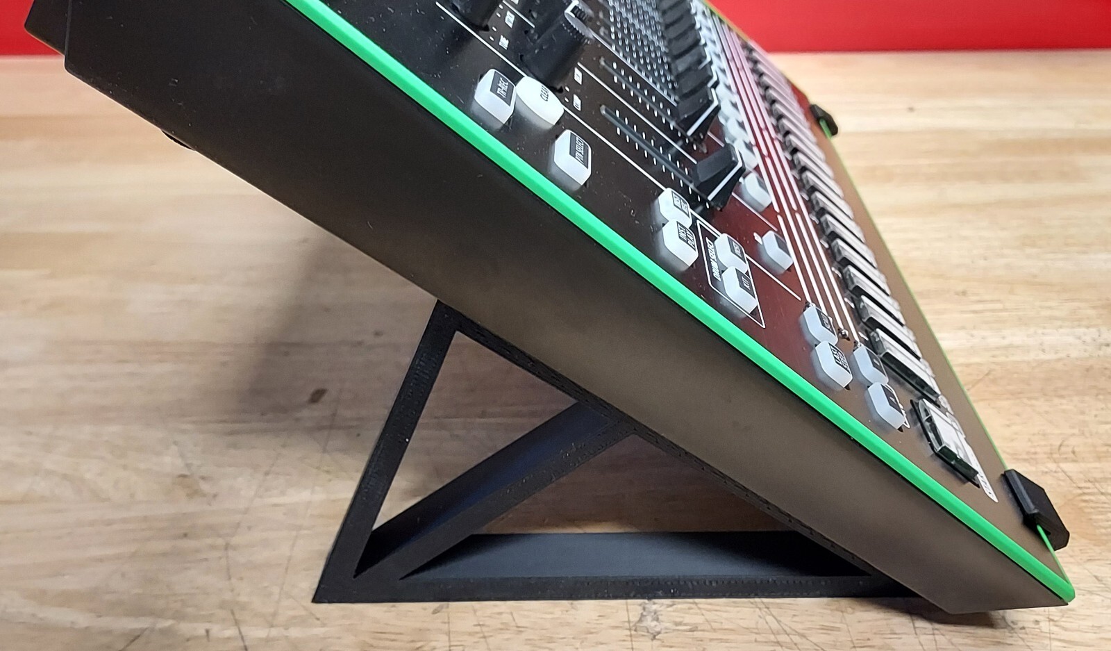 Mounting Stand 40 Degree Angle For Roland TR-8 Rhythm Performer Drum Machine