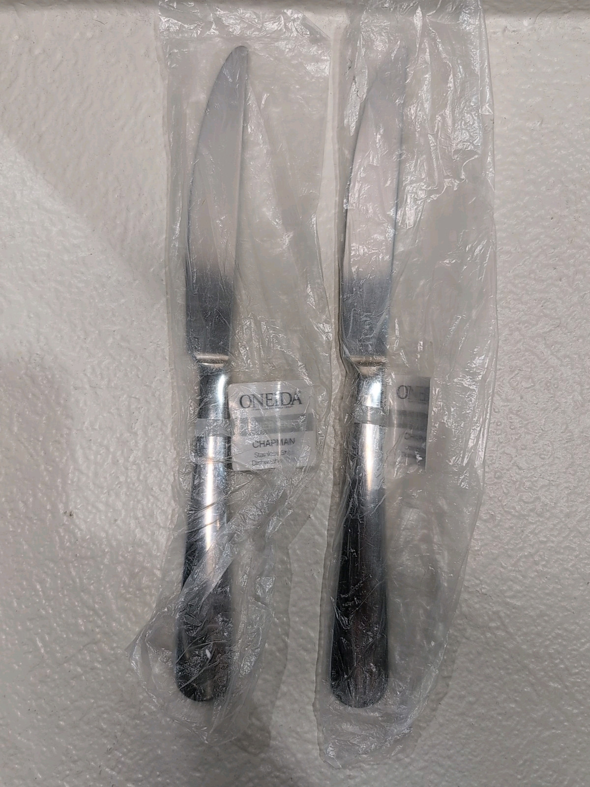 Set of 2 Oneida Chapman Dinner Knives Oneida Deluxe Stainless Flatware