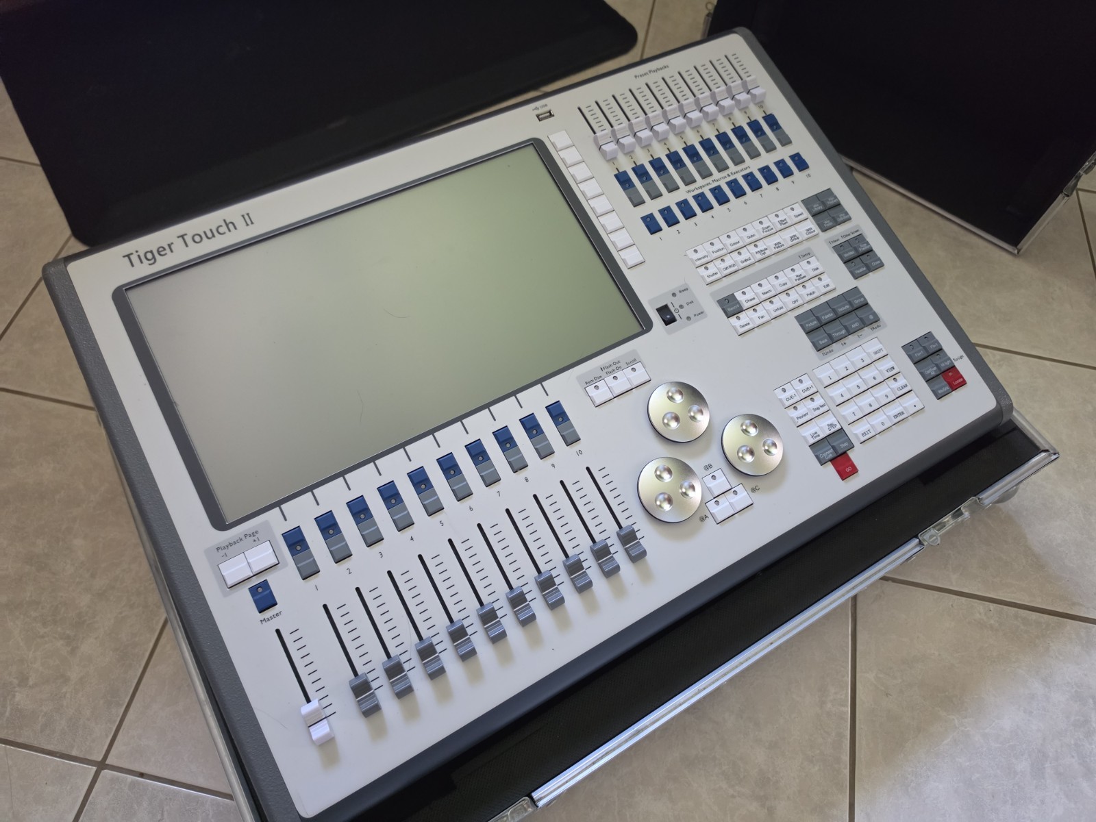 Avolites Tiger Touch 2 Lighting Control Console (READ DESCRIPTION)