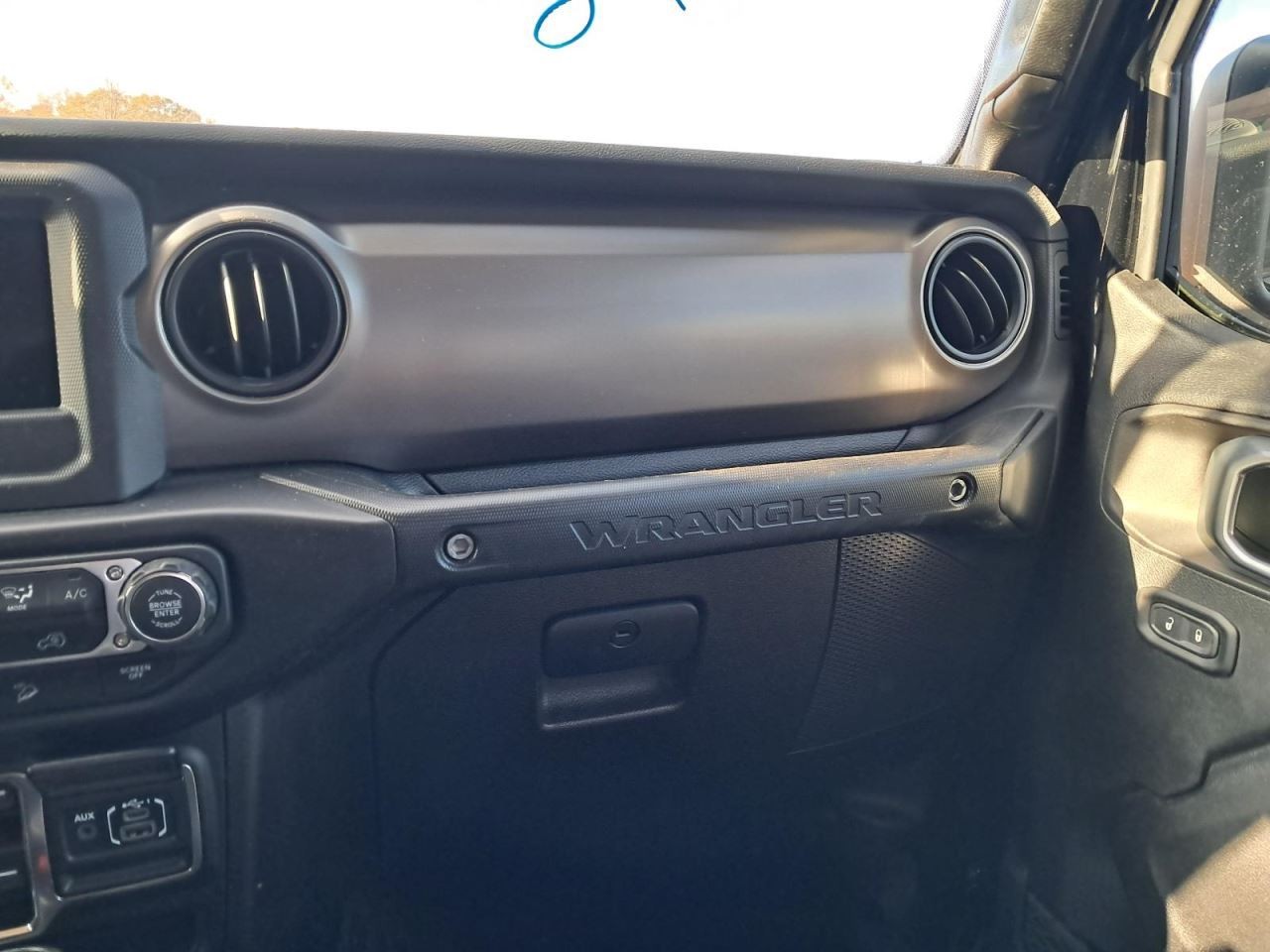 TJ 2020 Glove Box 4861593