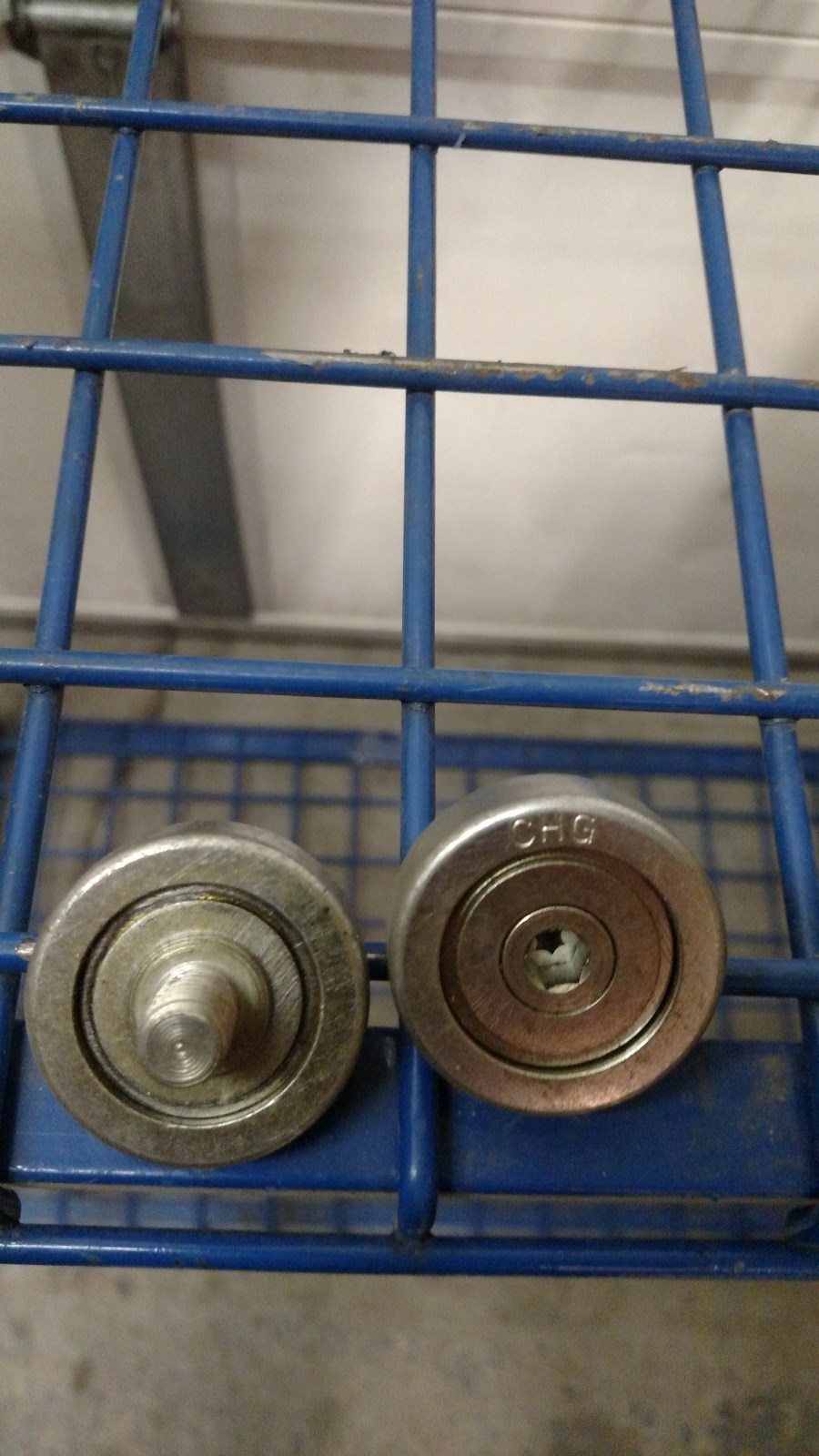 CHG - B30-1210 -Threaded Roller