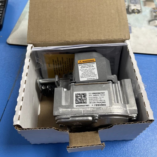Honeywell VR8205Q2795T Gas Valve 24V Natural Gas 2 Stage Straight-Through