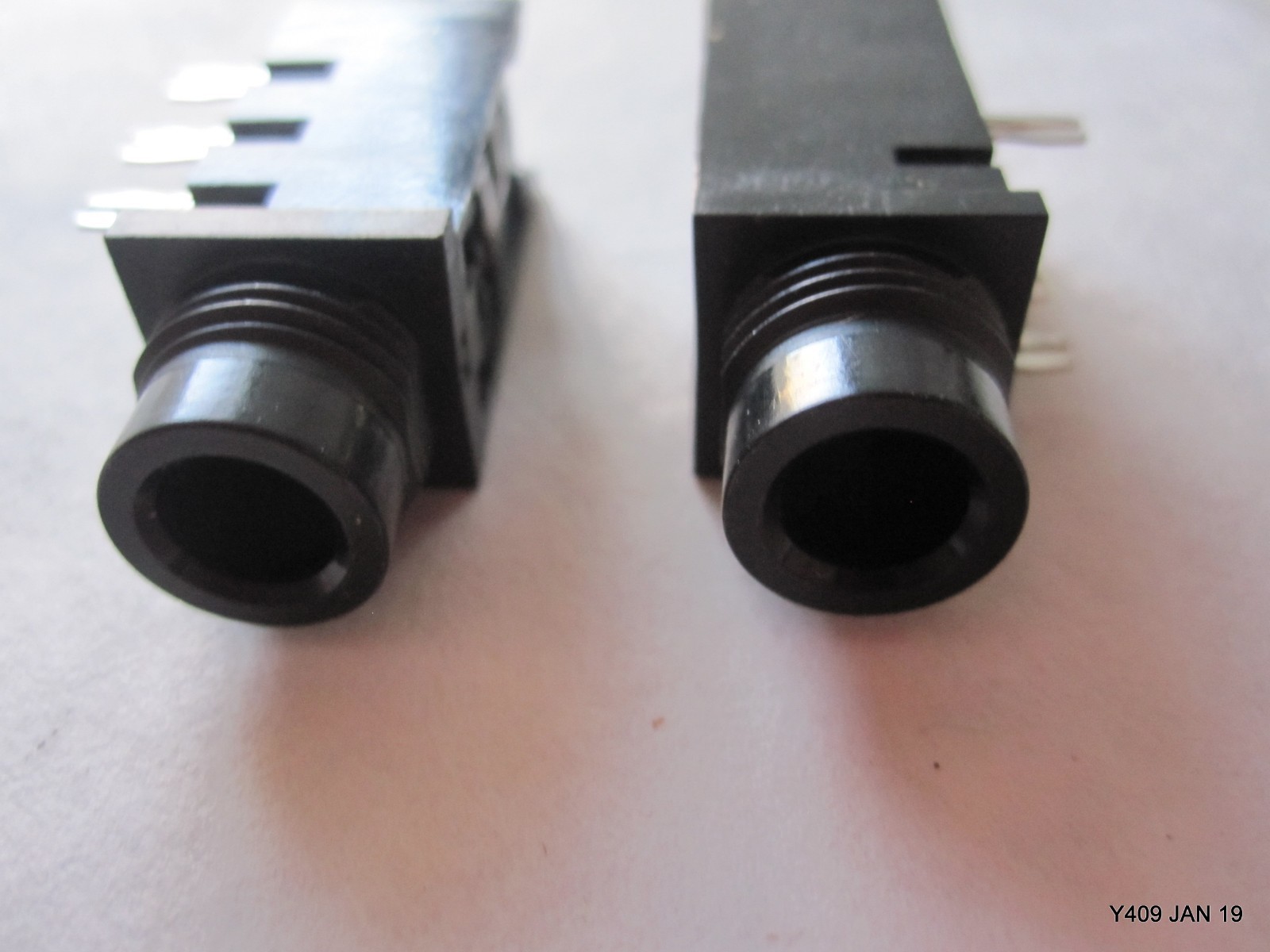 Two Black Headphone Inputs for Yamaha Keyboard Circuit Boards