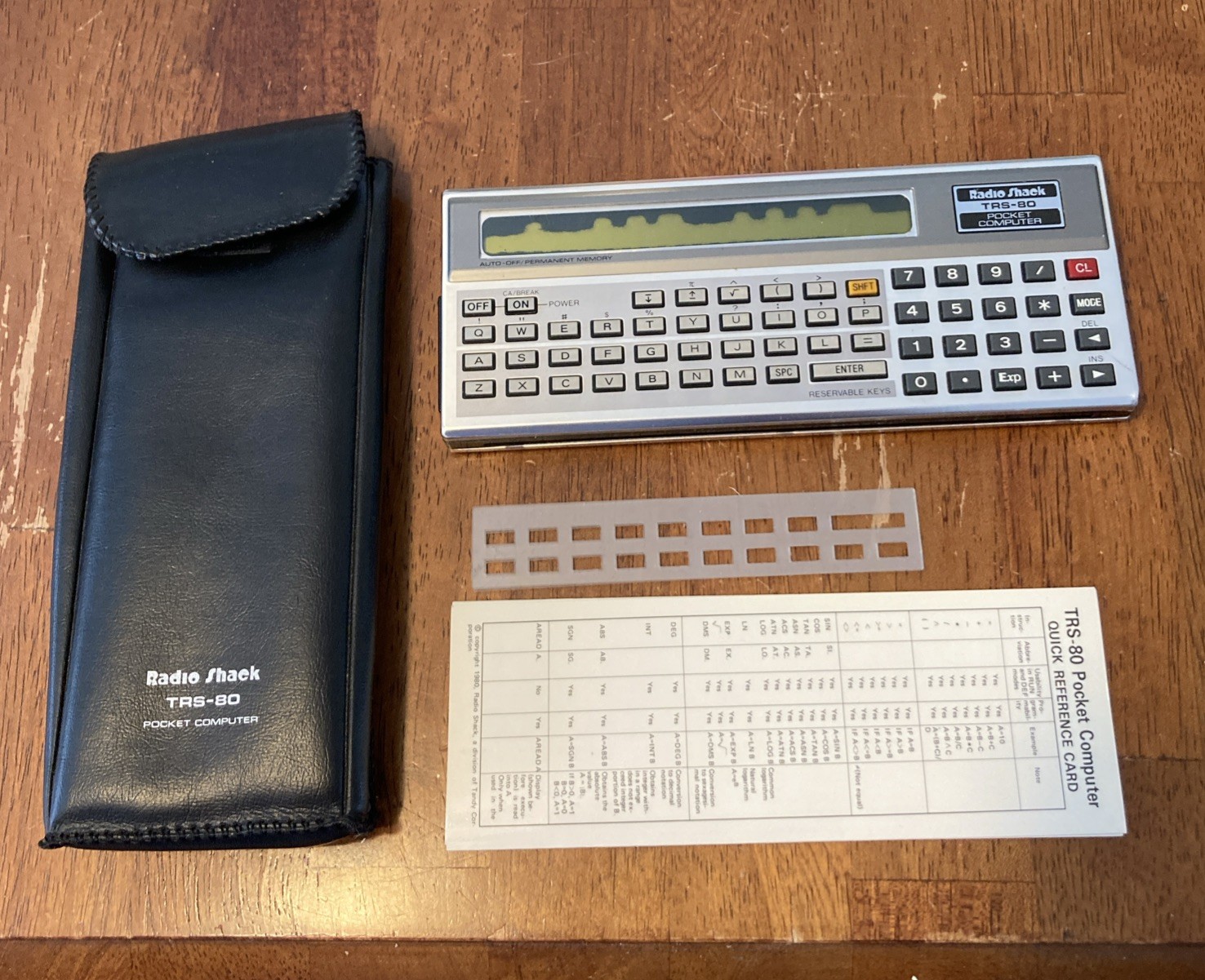 Radio Shack TRS-80 Pocket Computer - Bad LCD Screen Untested w leather Case