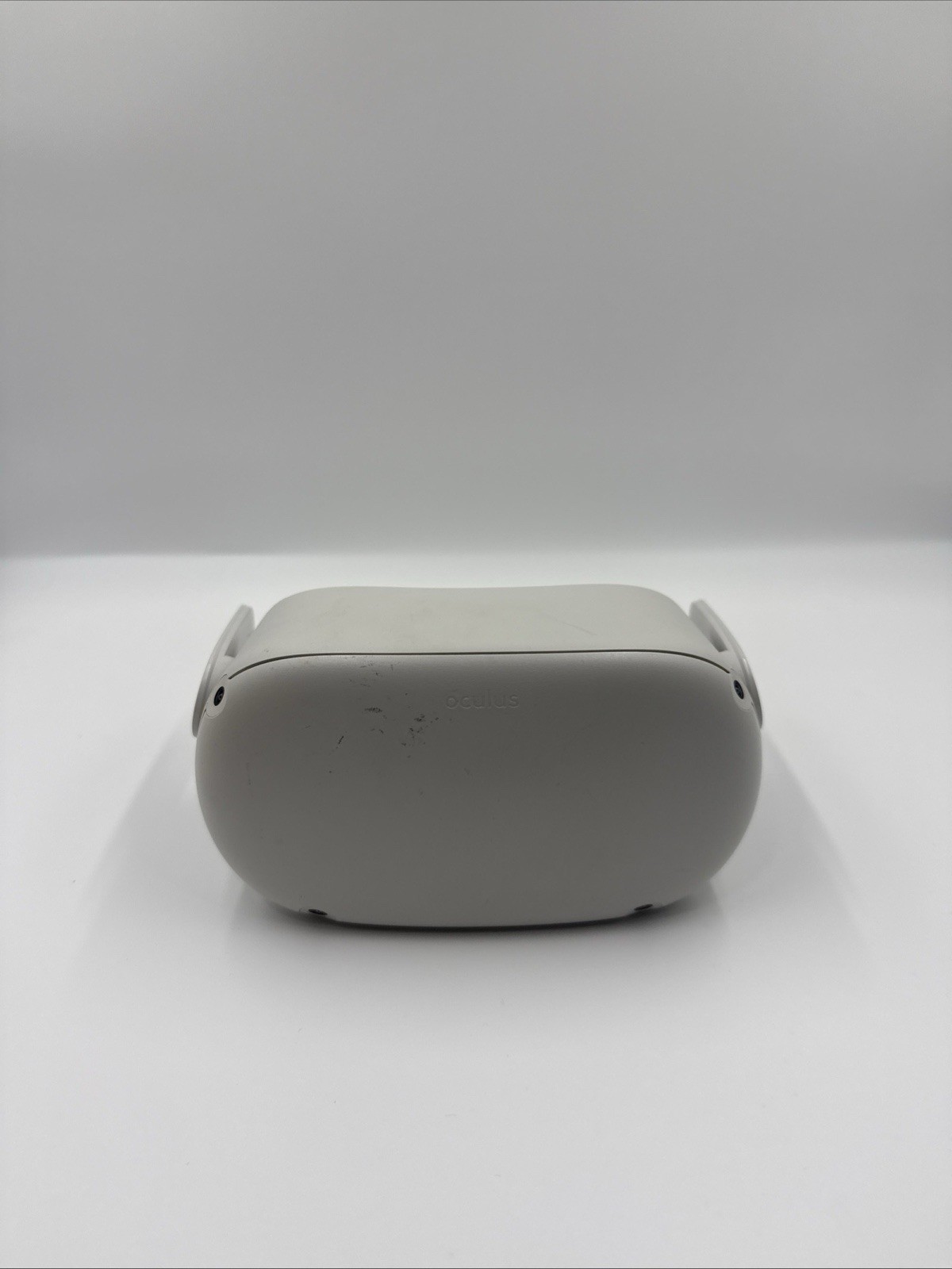 Meta Oculus Quest 2 Standalone VR Headset - White HEADSET ONLY Read