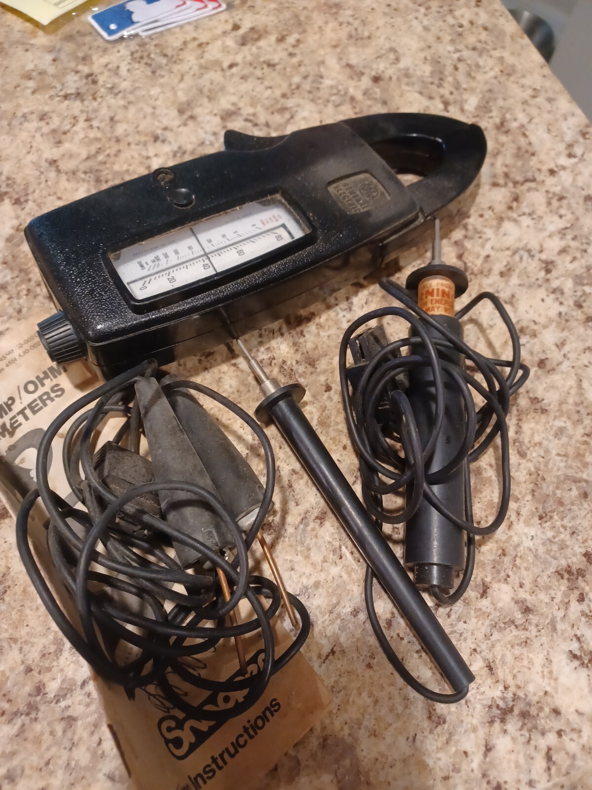 General Electric GE AC Volt / Amp /Ohm Hook-On Meter Kit Snapper 350 with case