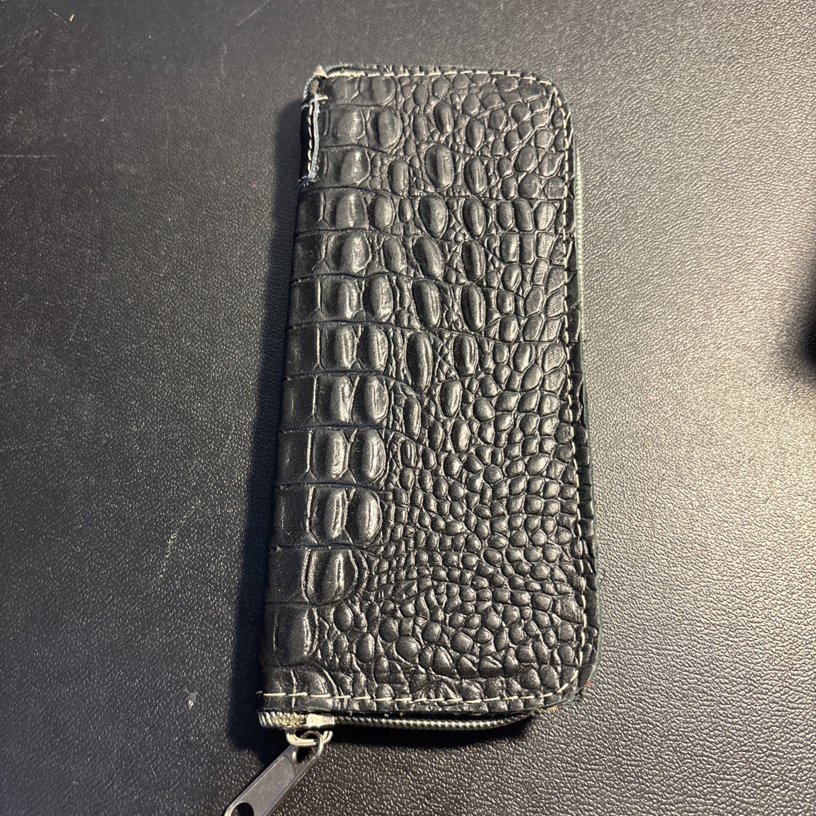 Cartera para gallos de cuero con himan