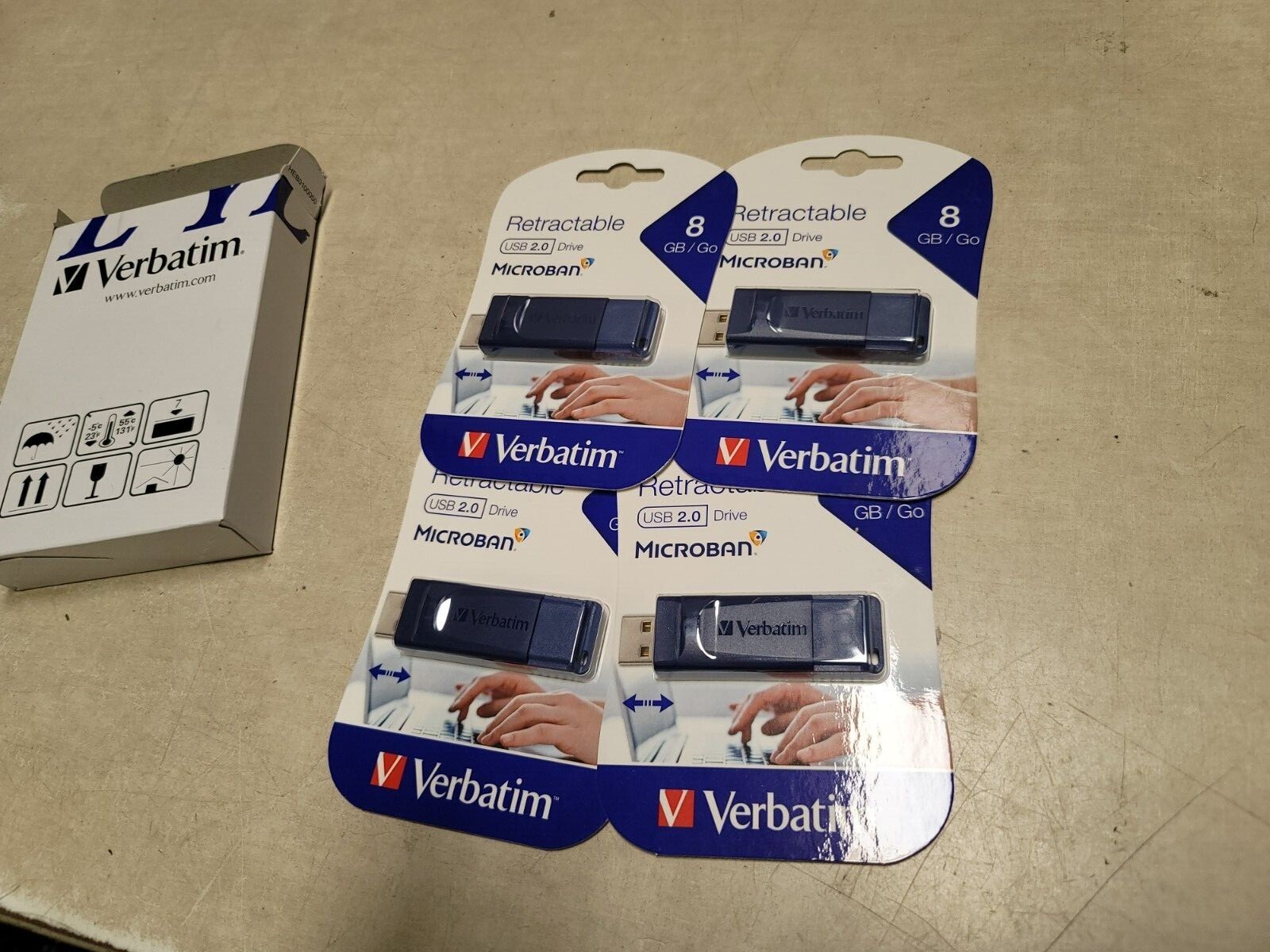 LOT OF 4 Verbatim Classic USB Flash Drive 8 GB USB Blue Retractable 2.0 Microban