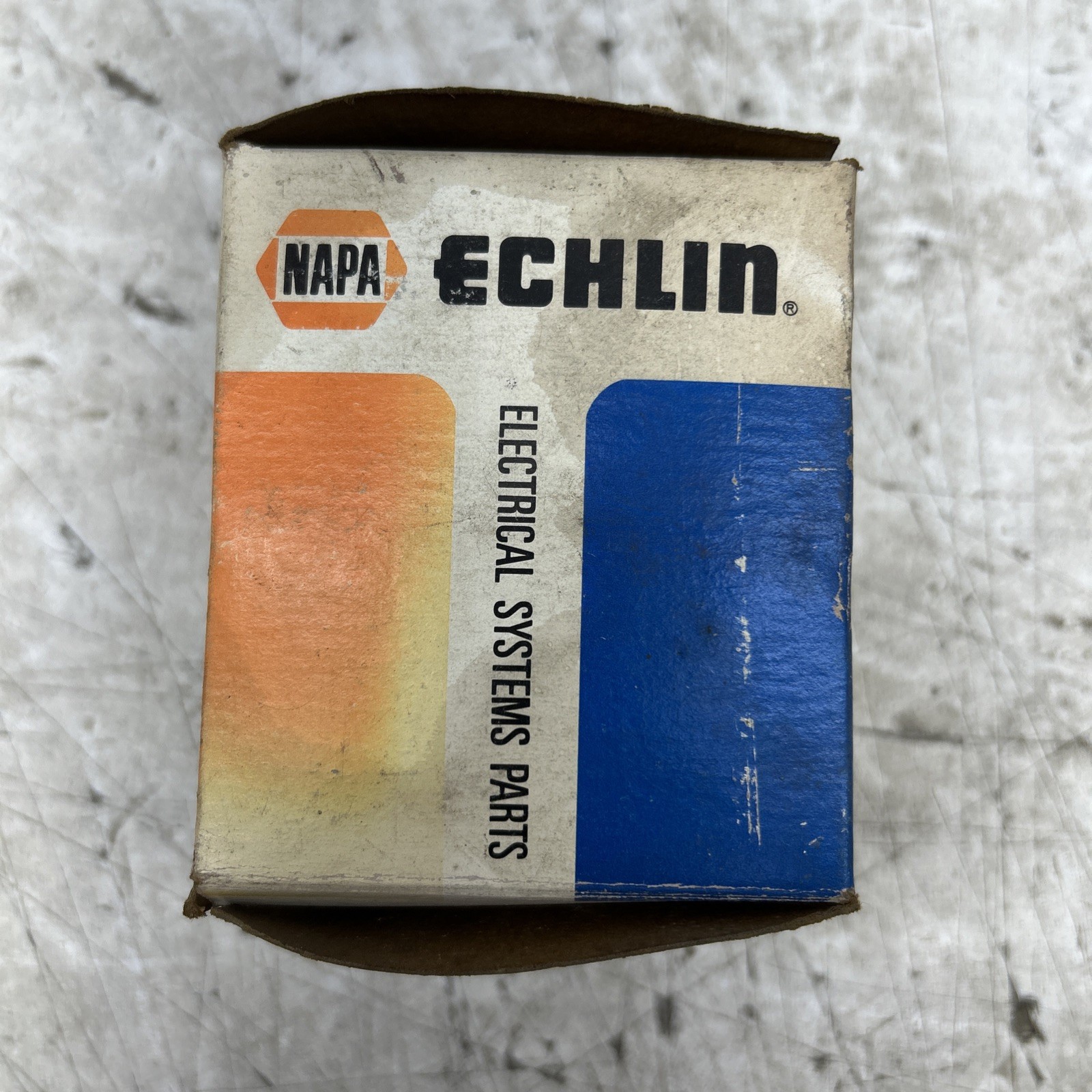 NAPA Echlin Distributor Cap FA69 (New Old Stock)