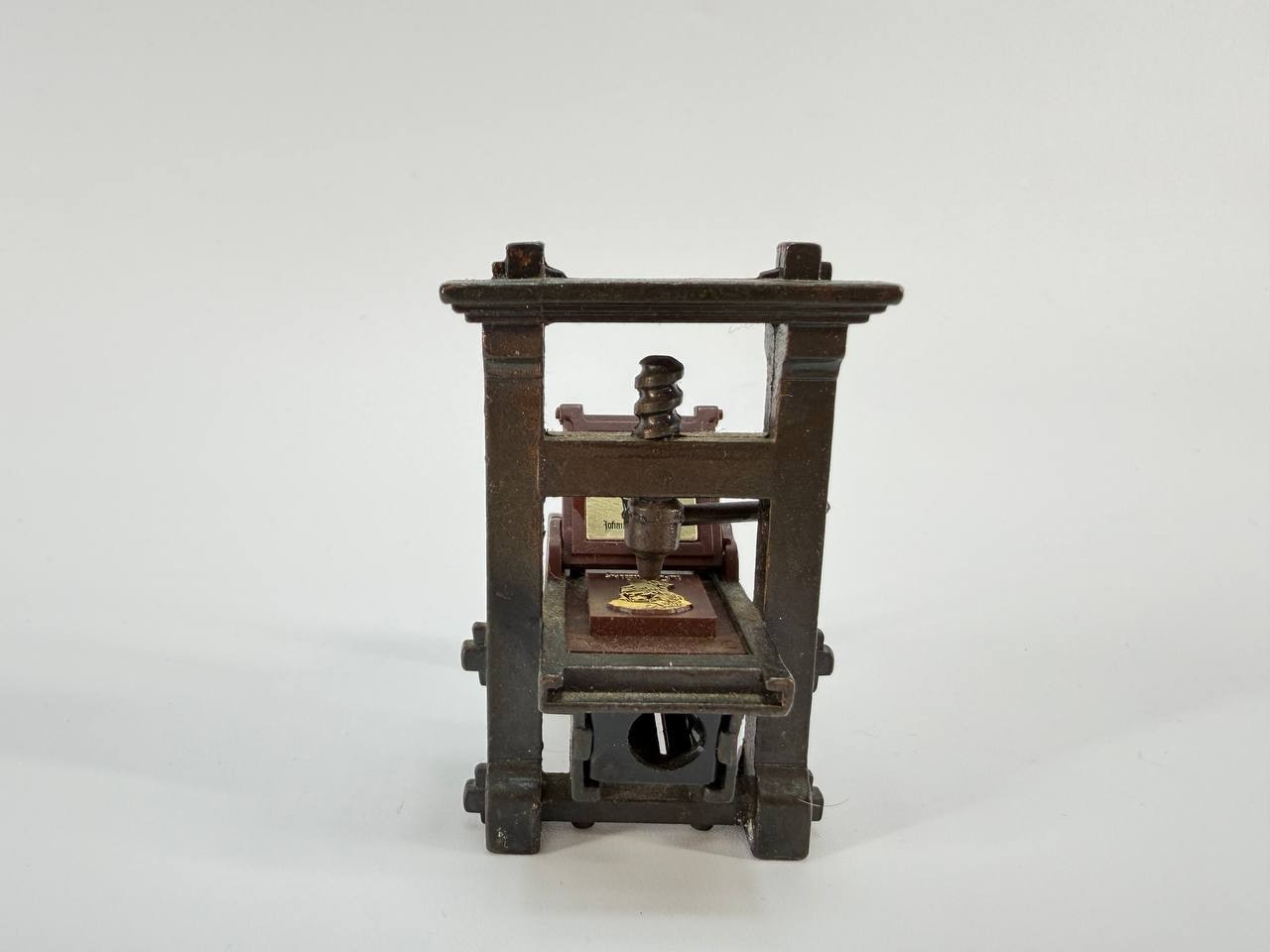 Vintage PlayMe Printing Press Pencil Sharpener Spain Metal Desk Toy