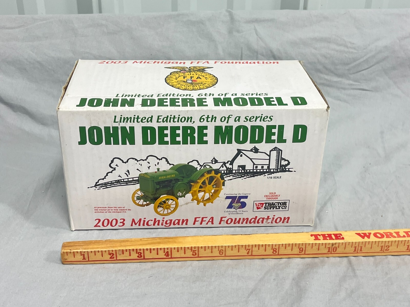 John Deere model D on Steel Tractor MICHIGAN FFA 1:16 NIB Ertl Diecast