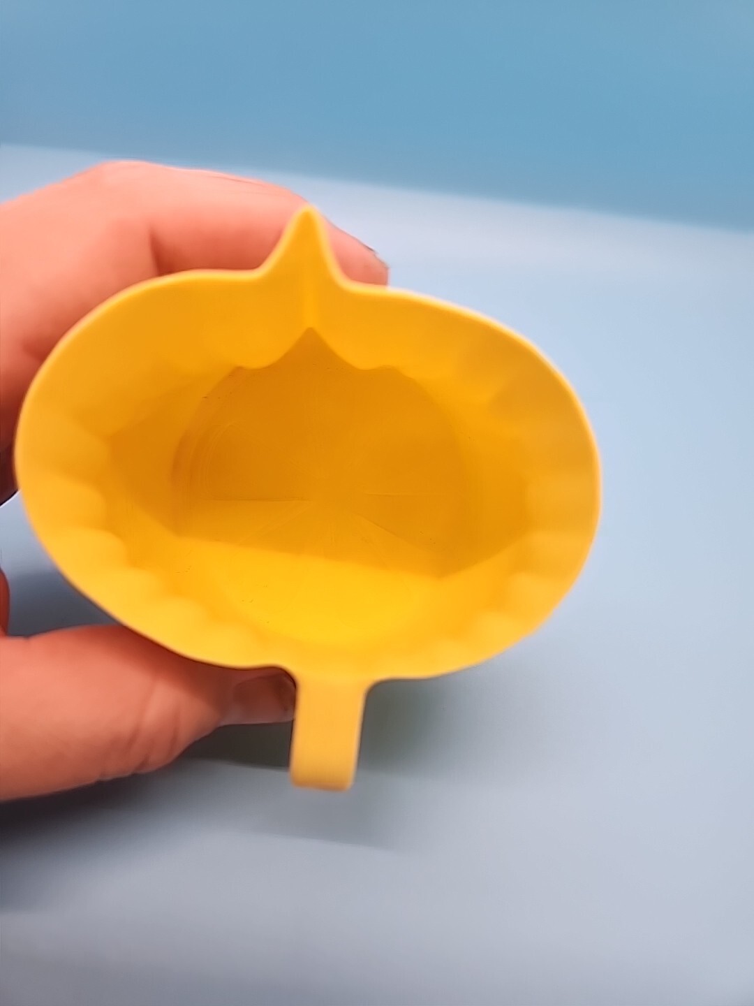Mastrad Lemon Squeezer Yellow - 3"