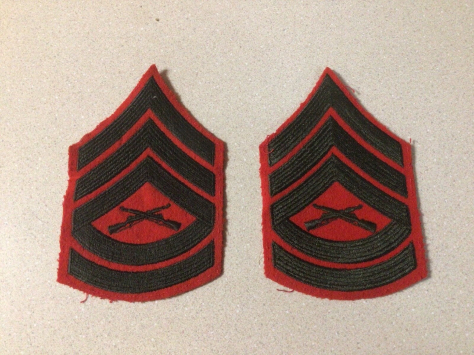 GUNNERY SERGEANT E-7 MARINE CORPS SHOULDER PATCHES SERVICE DRESS UNIFORM CHEVRON