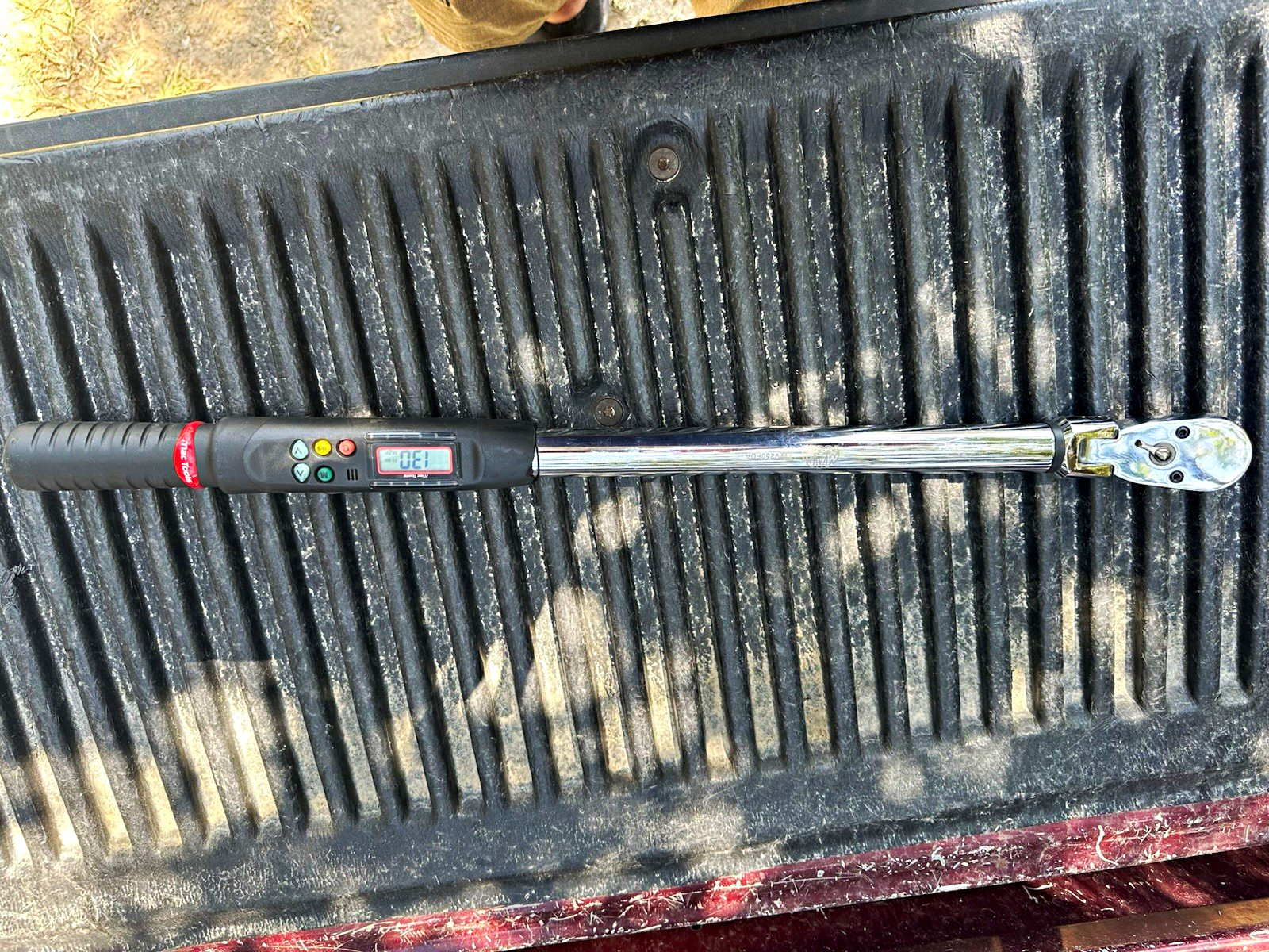 Digital Electronic Torque Wrench 1/2 in Drive Ratcheting Reversible Metric/Std