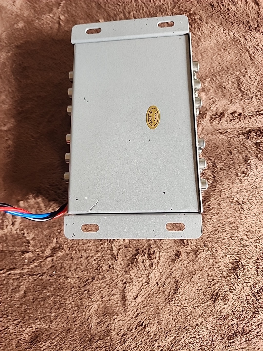 Audiopipe, Split -3003. MULTI AUDIO AMPLIFIER SPLITTER.
