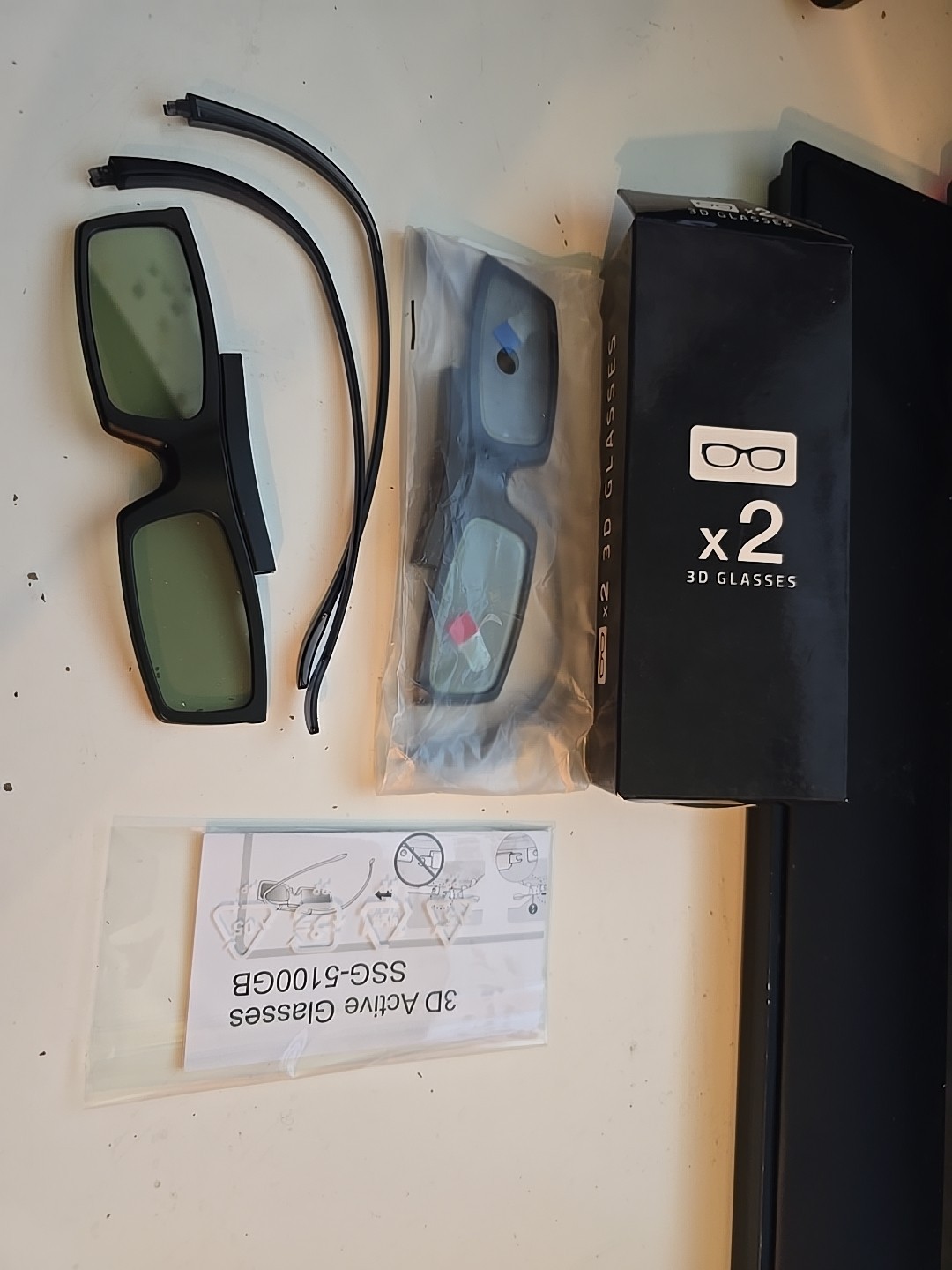 New In Box Samsung 3D Glasses 2 Pairs Model #SSG-5100GB