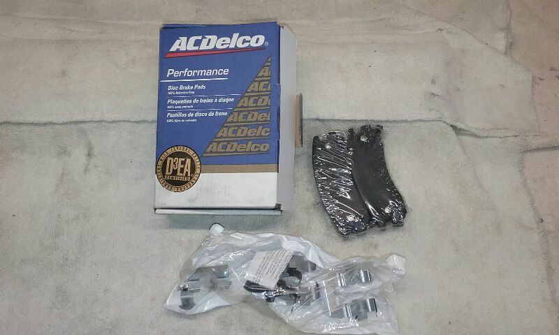 New OEM Buick LESABRE GM# 19201446 Brake Pads 766580