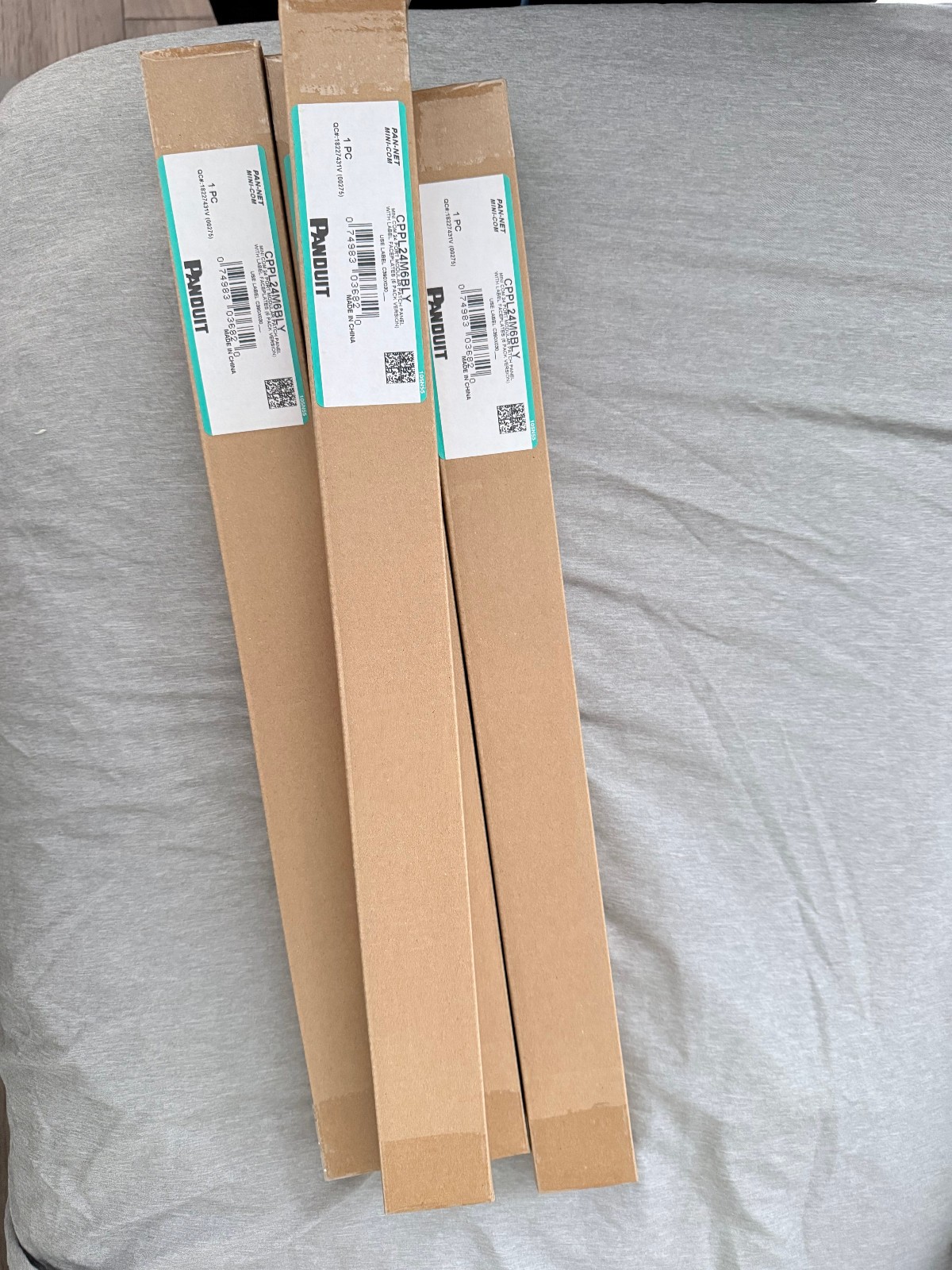 Panduit - CPPL24M6BLY - Panduit CPPL24M6BLY Modular Patch Panel - 24 Port(s)