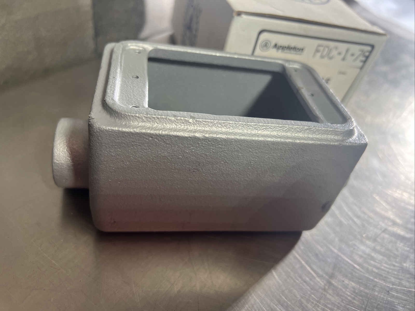 Appleton 5E795 Outlet Box FDC-175 Nos Surplus