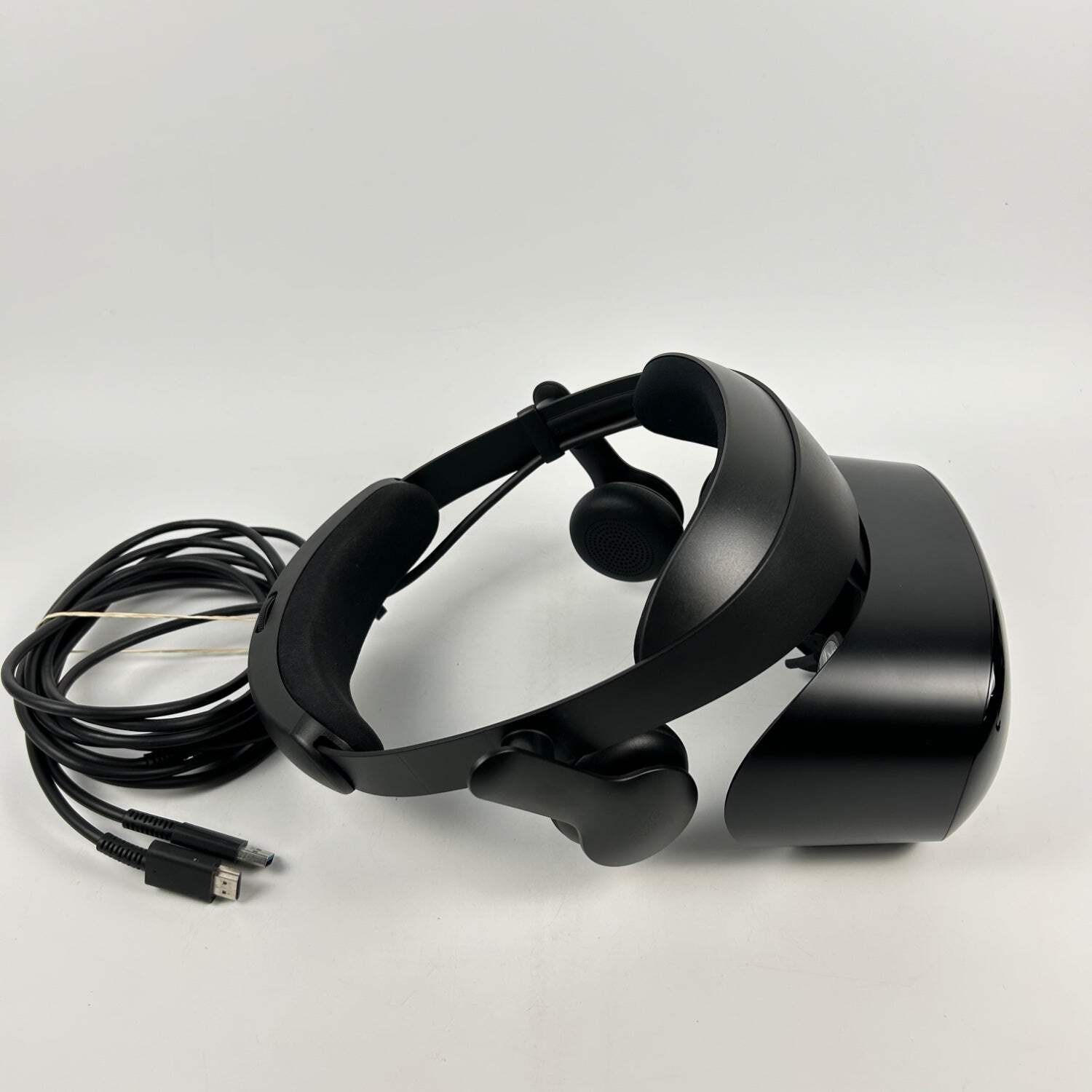 Samsung HMD Odyssey PC VR Headset XE800ZAA-HC1US