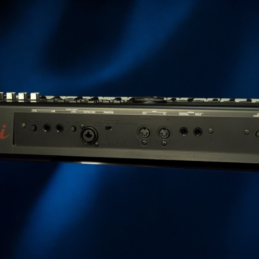 ROLAND JUNO GI Mobile Keyboard Synthesizer Tested/working