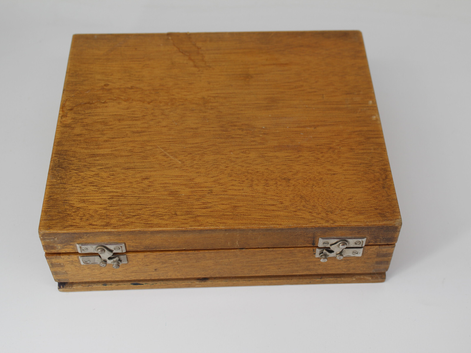 Leitz Microscope POL Wooden Chest #NK9