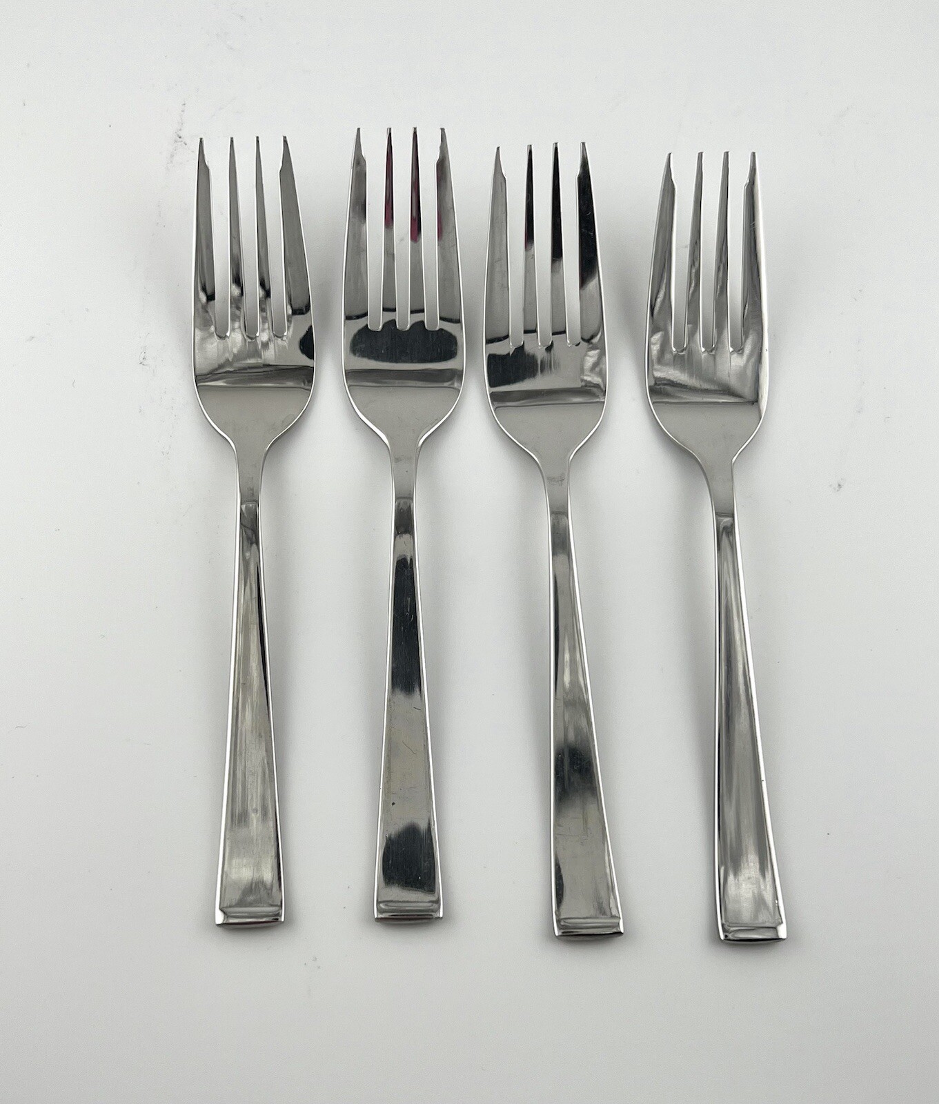 4 Wallace JULIENNE/GEORGETOWN Stainless Salad or Dessert Forks. 5 Sets Available