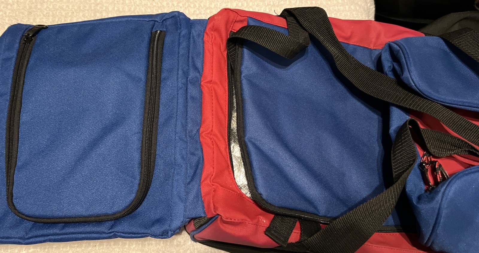 Igloo Blue Red Foldable Large Duffel Bag Cooler Adjustable Straps Nylon 19”x12”