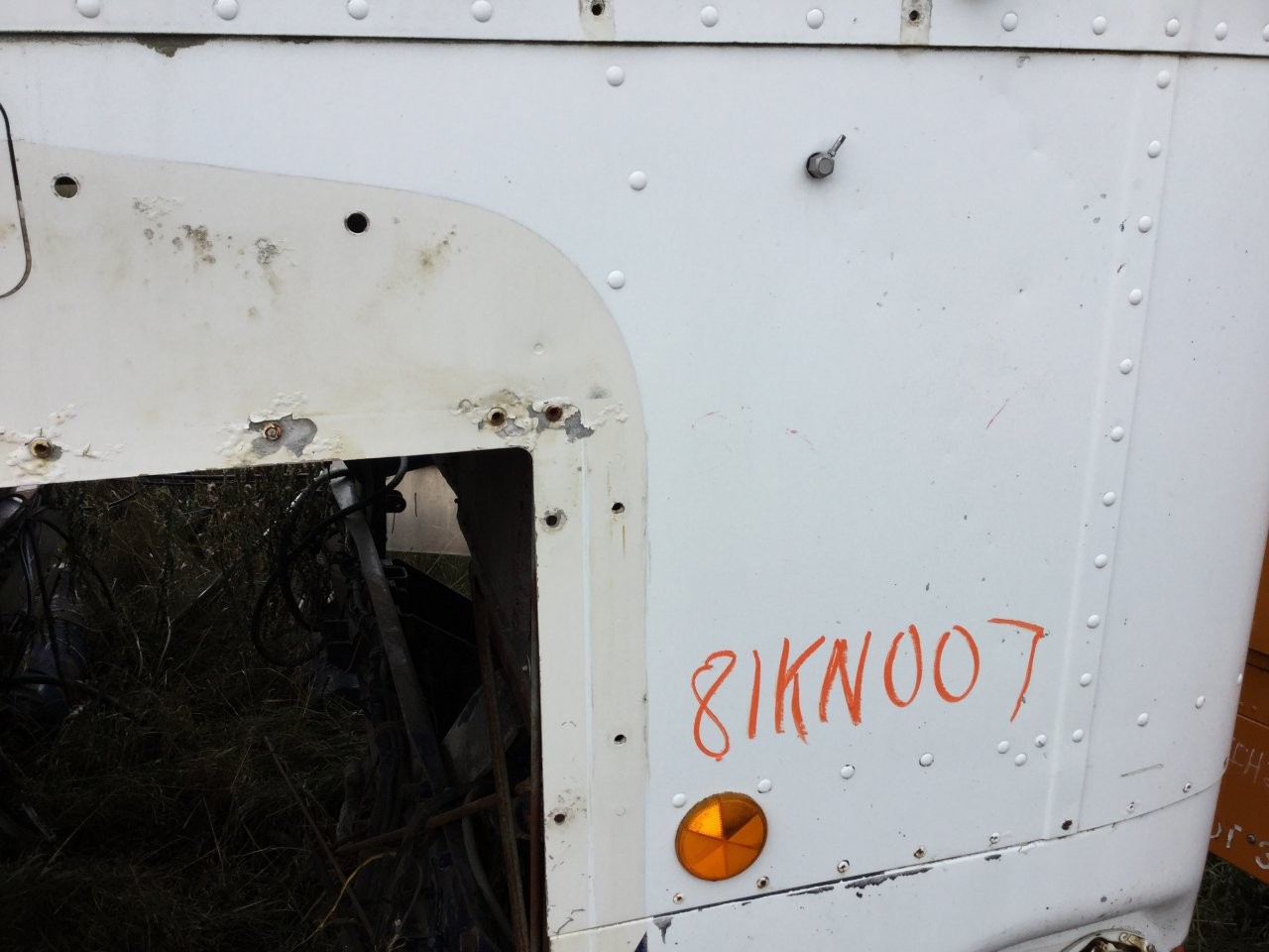 Kenworth K100 ALUMINUM CAB, CENTER Panel