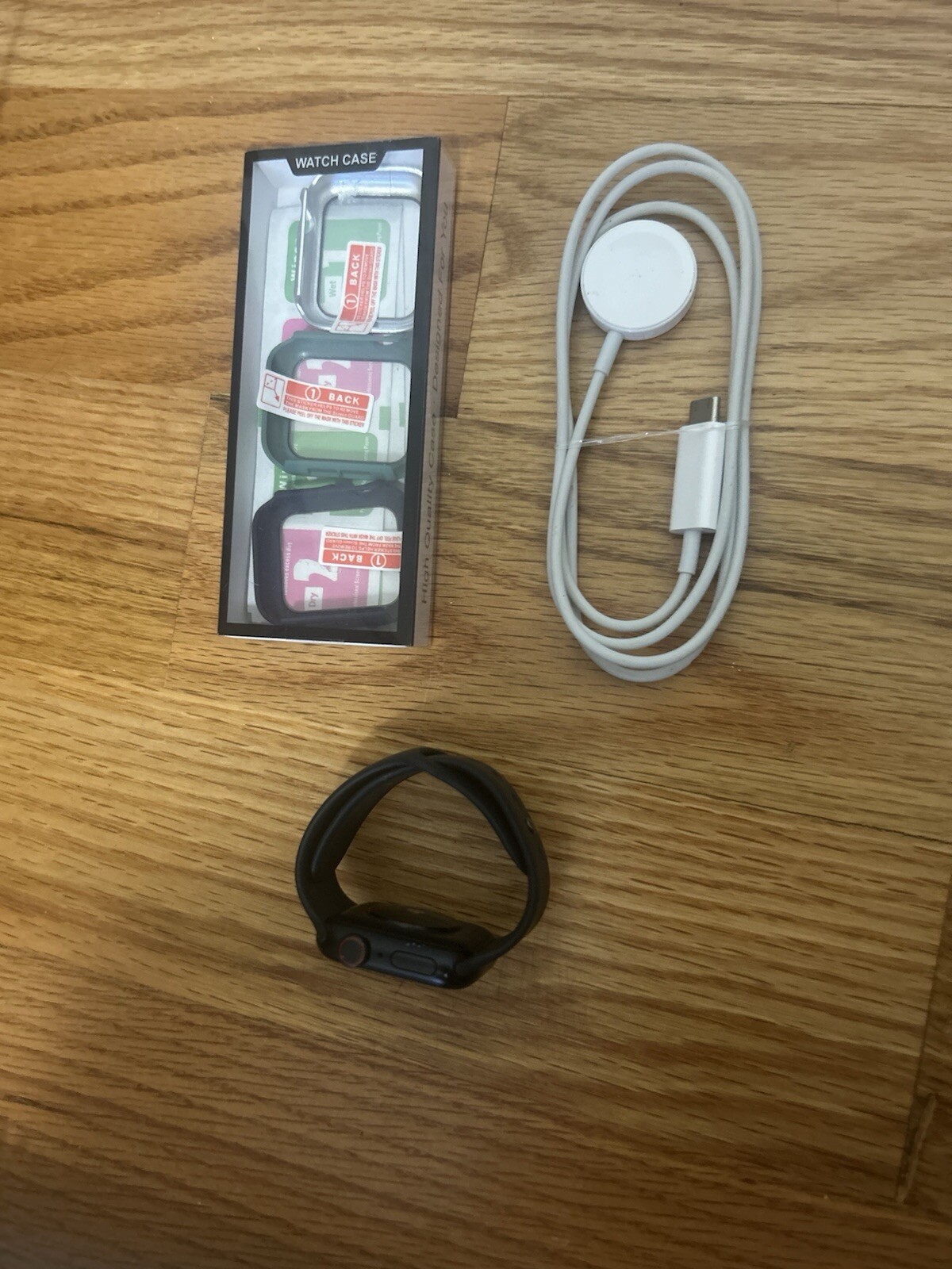Apple Watch SE 40mm Space Gray Aluminum Case with Black Sport Band