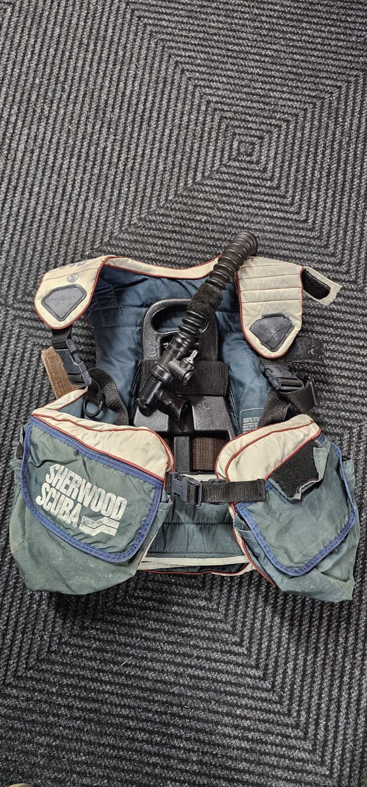 Sherwood Scuba Avid Buoyancy Compensator BCD Size Small