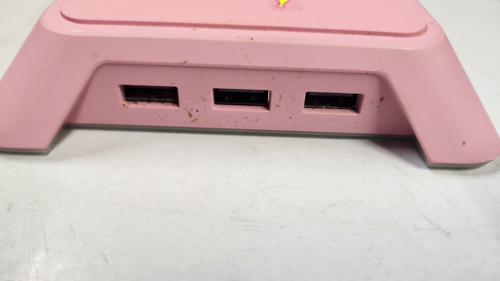 Razer Base Station Chroma V1 Quartz Pink - BASE ONLY USB Hub