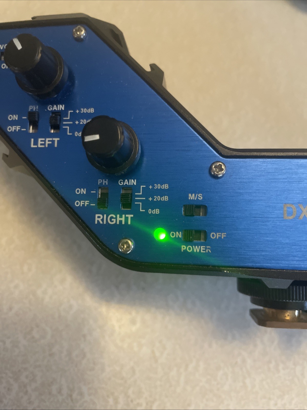 Beachtek DXA-CONNECT XLR Adapter / Bracket Combo
