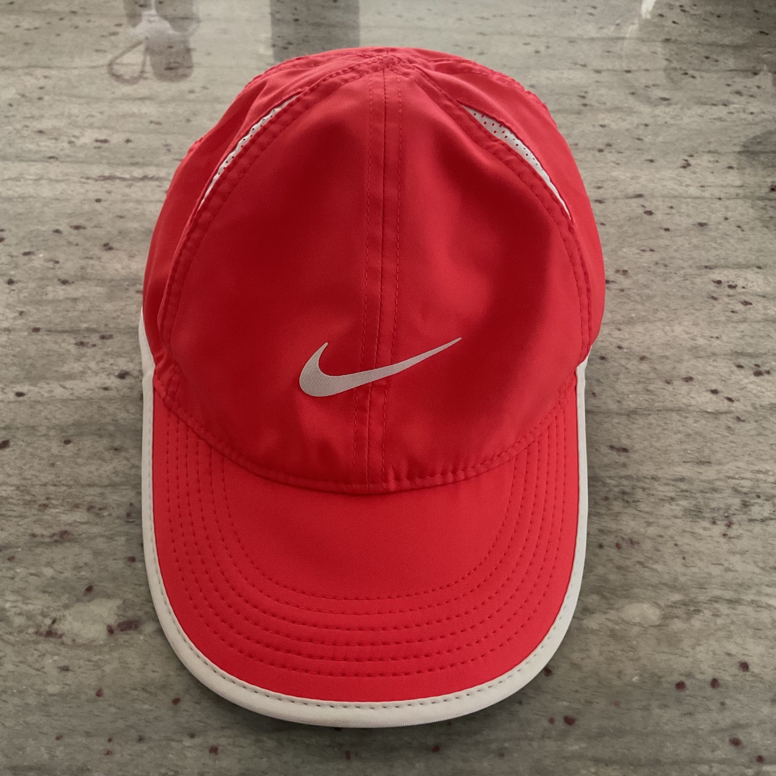 Nike Featherlight Dri- Fit Hat Mens Running Athletic Strap Back Coral Pink Salmo