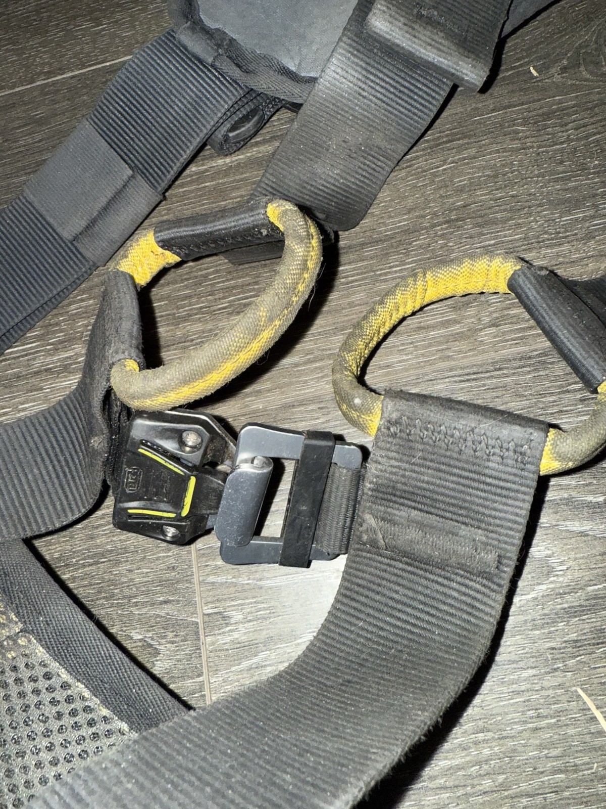 *** Reduced Price *** Petzl VOLT Full Body Fall Arrest Harness