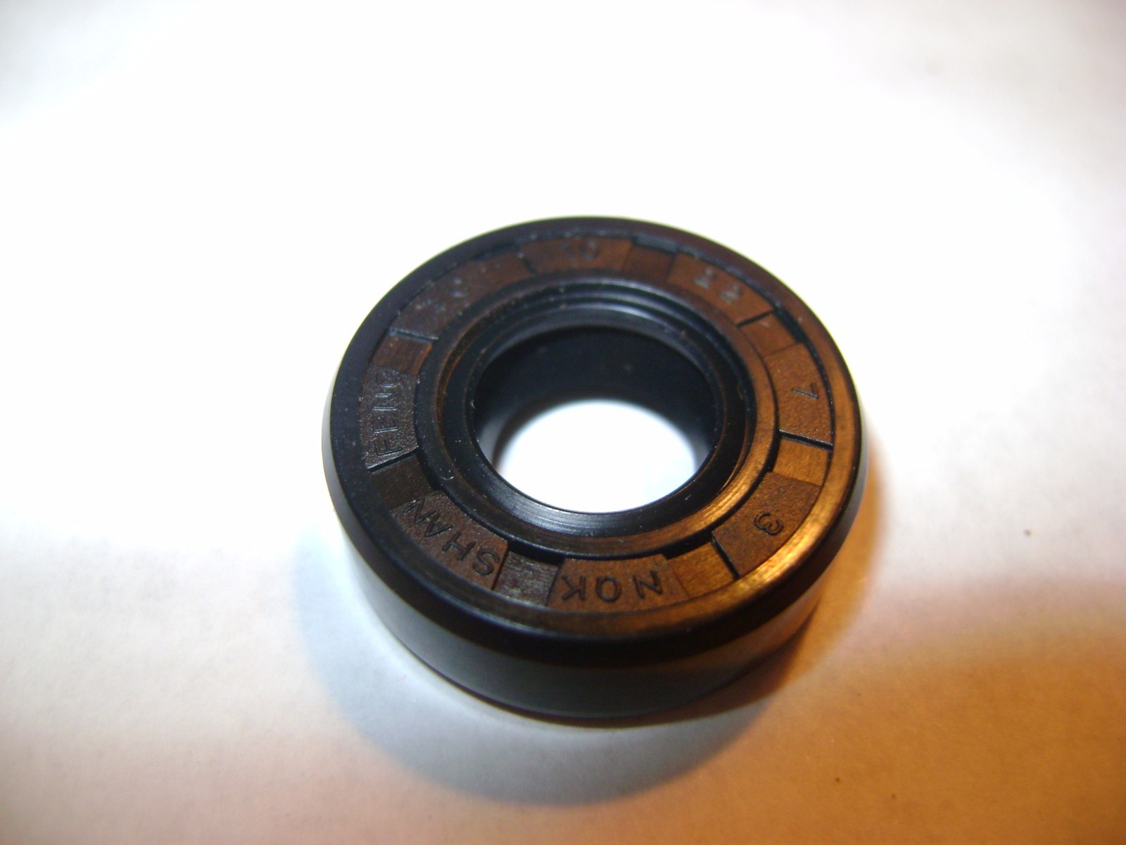 TC 10X22X7 DOUBLE LIPS METRIC OIL / DUST SEAL 10mm X 22mm X 7mm WITH SPRING