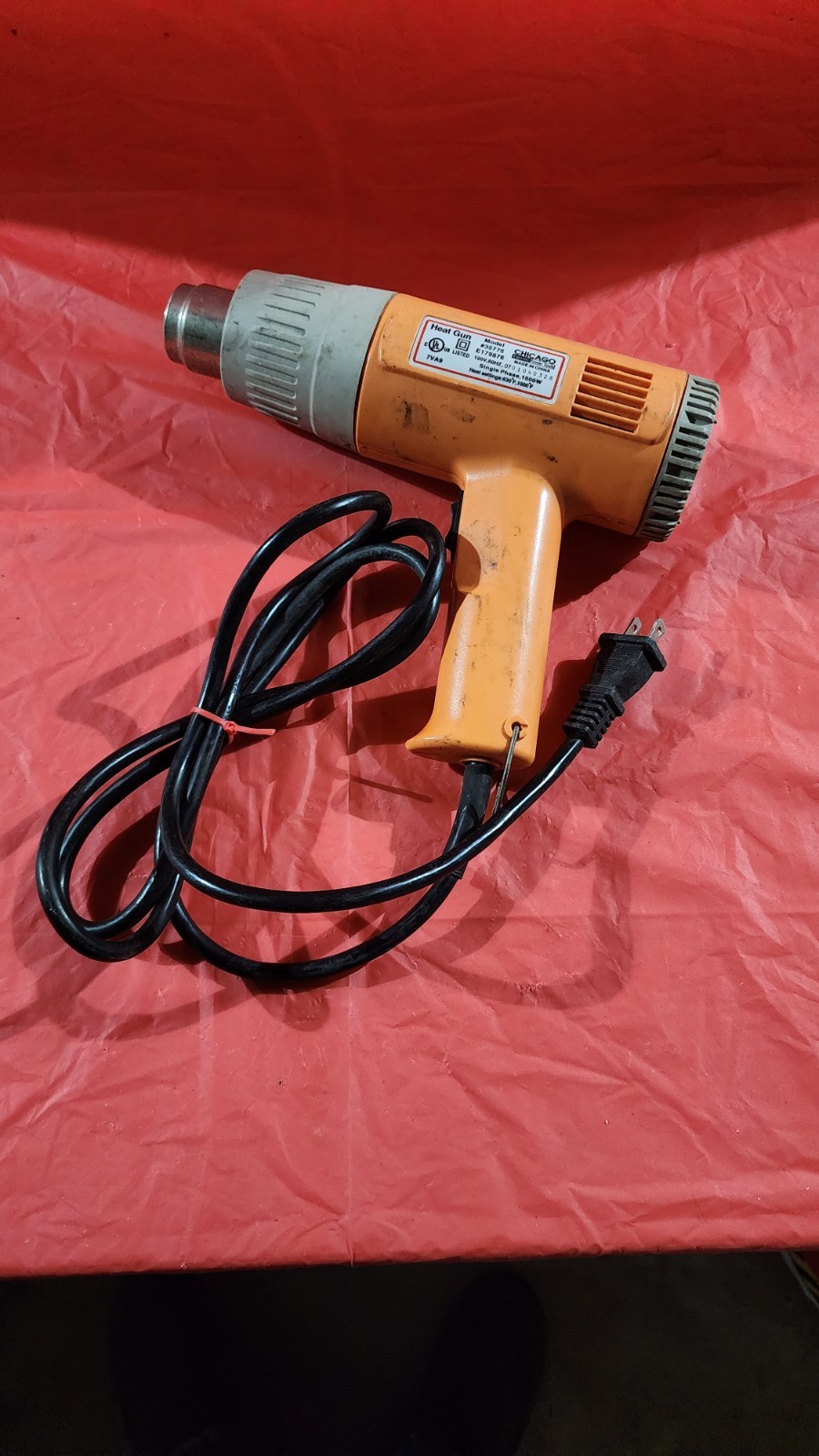 Chicago Electric 35776 Heat Gun 1500W 120V 630-1000°F Orange Corded