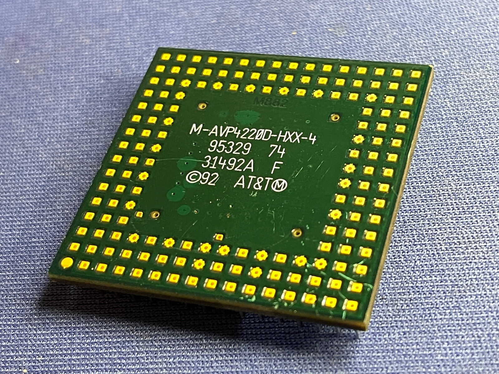 M-AVP4220D-HXX-4 ATT Processor Green Vintage NEW PGA Chip Rare COLLECTIBLE SALE!