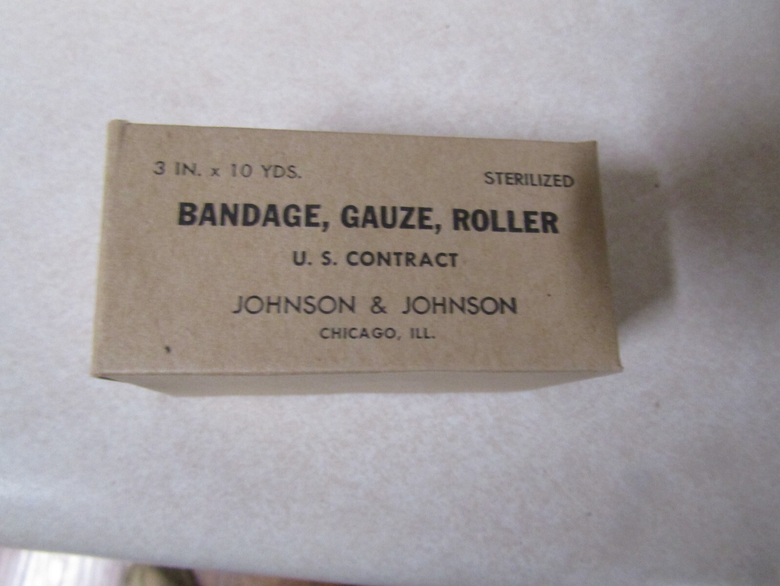 US MILITARY FIRST AID BANDAGE GAUZE ROLLER STERILE JOHNSON & JOHNSON CHICAGO IL